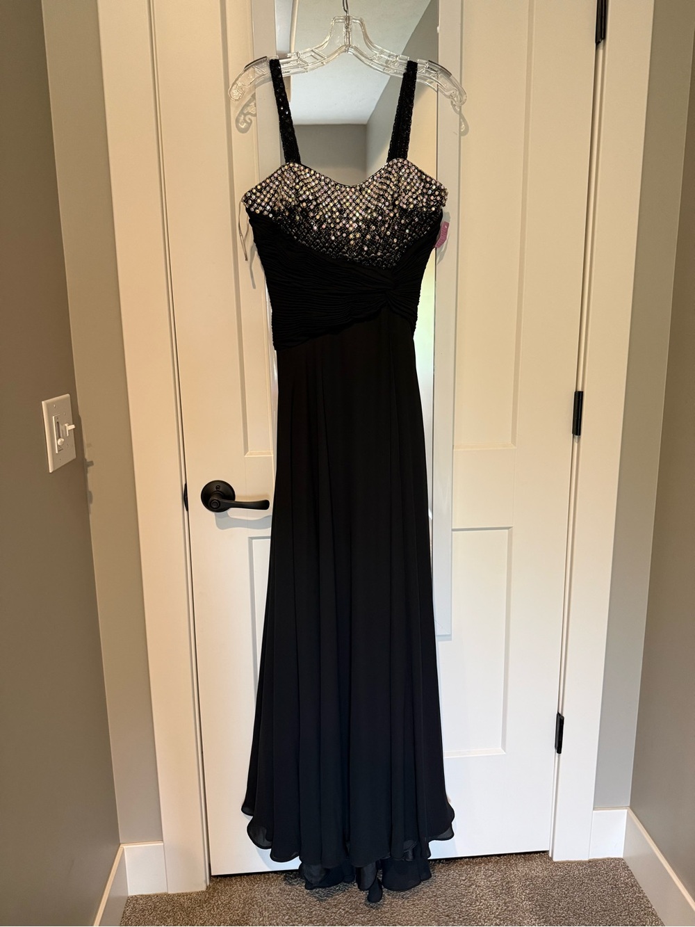 Tony Bowls Le Gala Black Formal Evening Gown Prom Dress Beaded Bodice Size 6